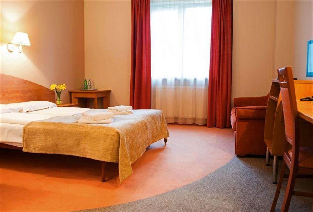 Comfortbiznes Pruszkow Hotel Eksteriør billede