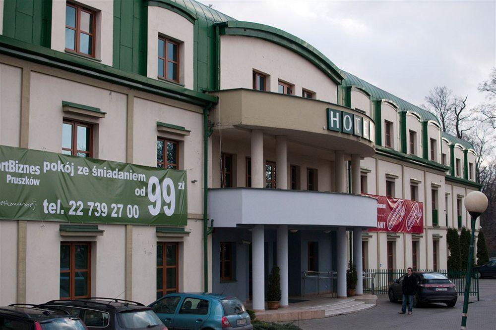 Comfortbiznes Pruszkow Hotel Eksteriør billede