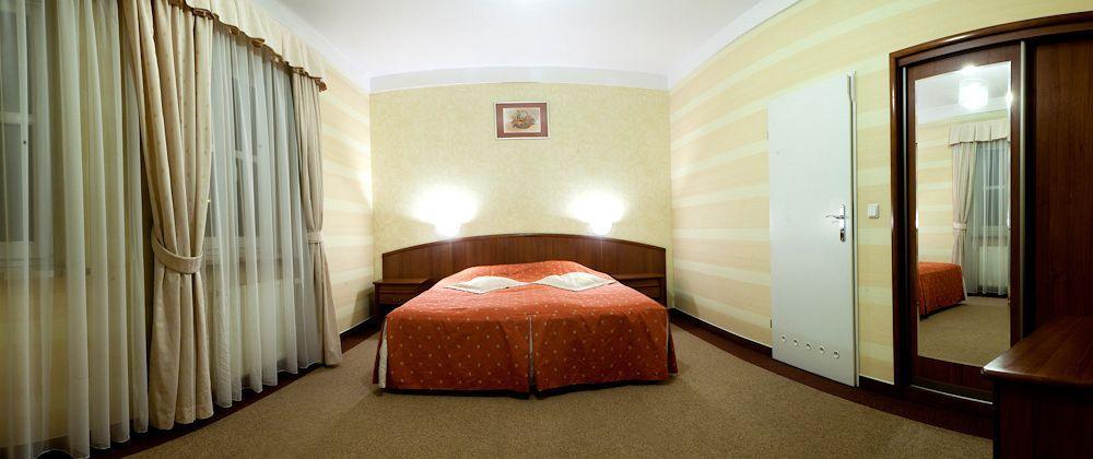 Comfortbiznes Pruszków Eksteriør billede